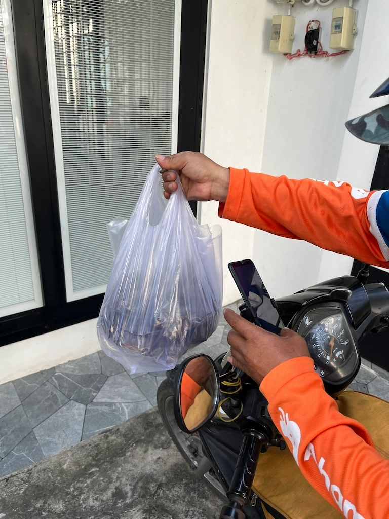 Giao cua Cà Mau sống tận nơi đóng thùng xốp